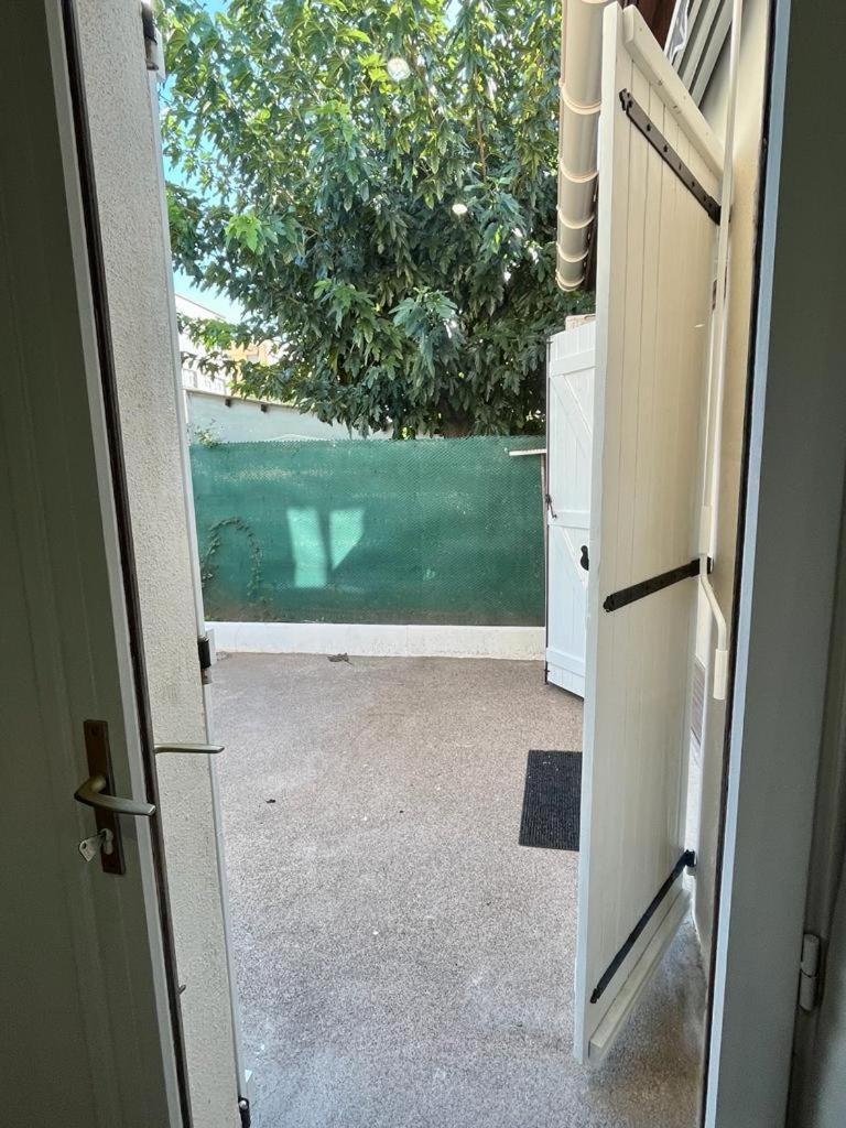 Charmante Maison Avec Jardin Sans Vis-A-Vis Saint-Fons Esterno foto