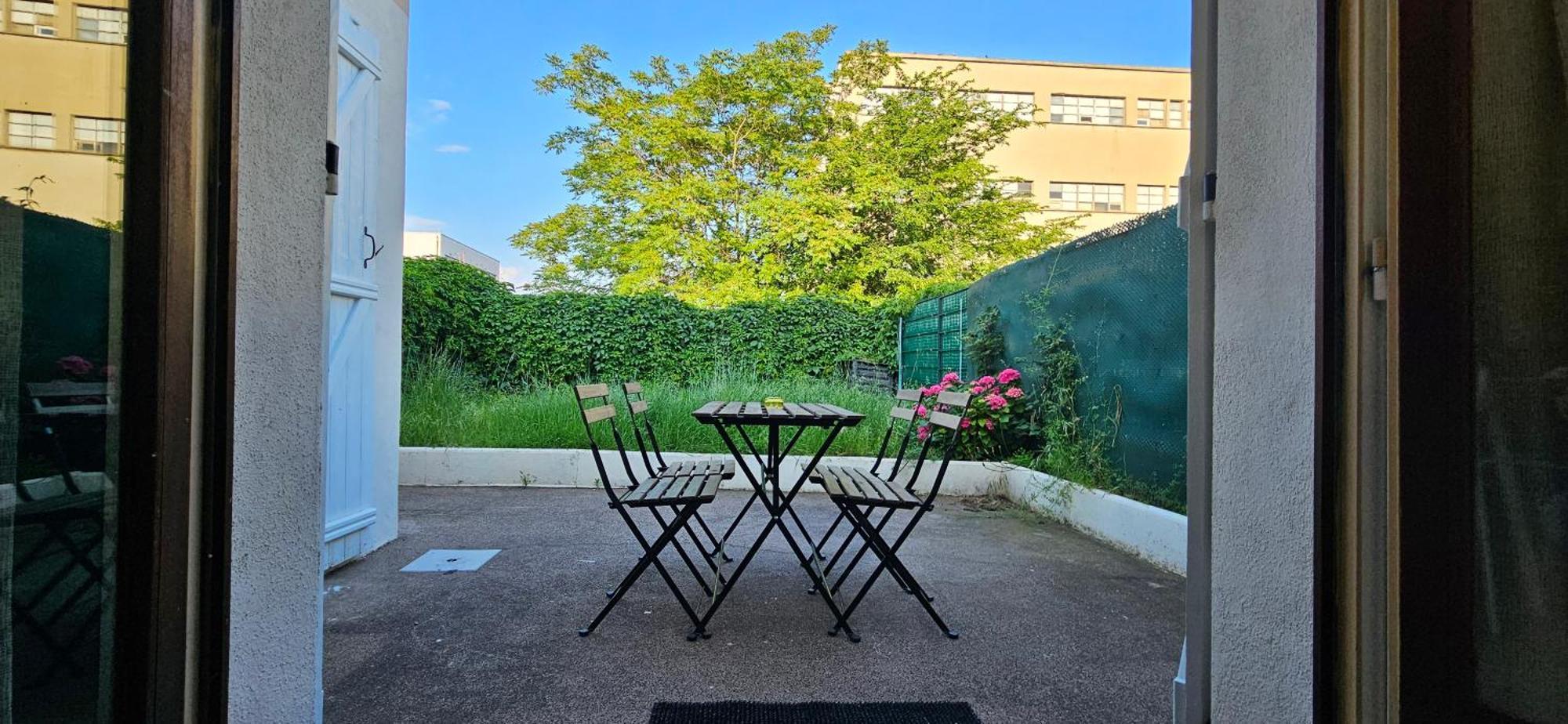 Charmante Maison Avec Jardin Sans Vis-A-Vis Saint-Fons Esterno foto