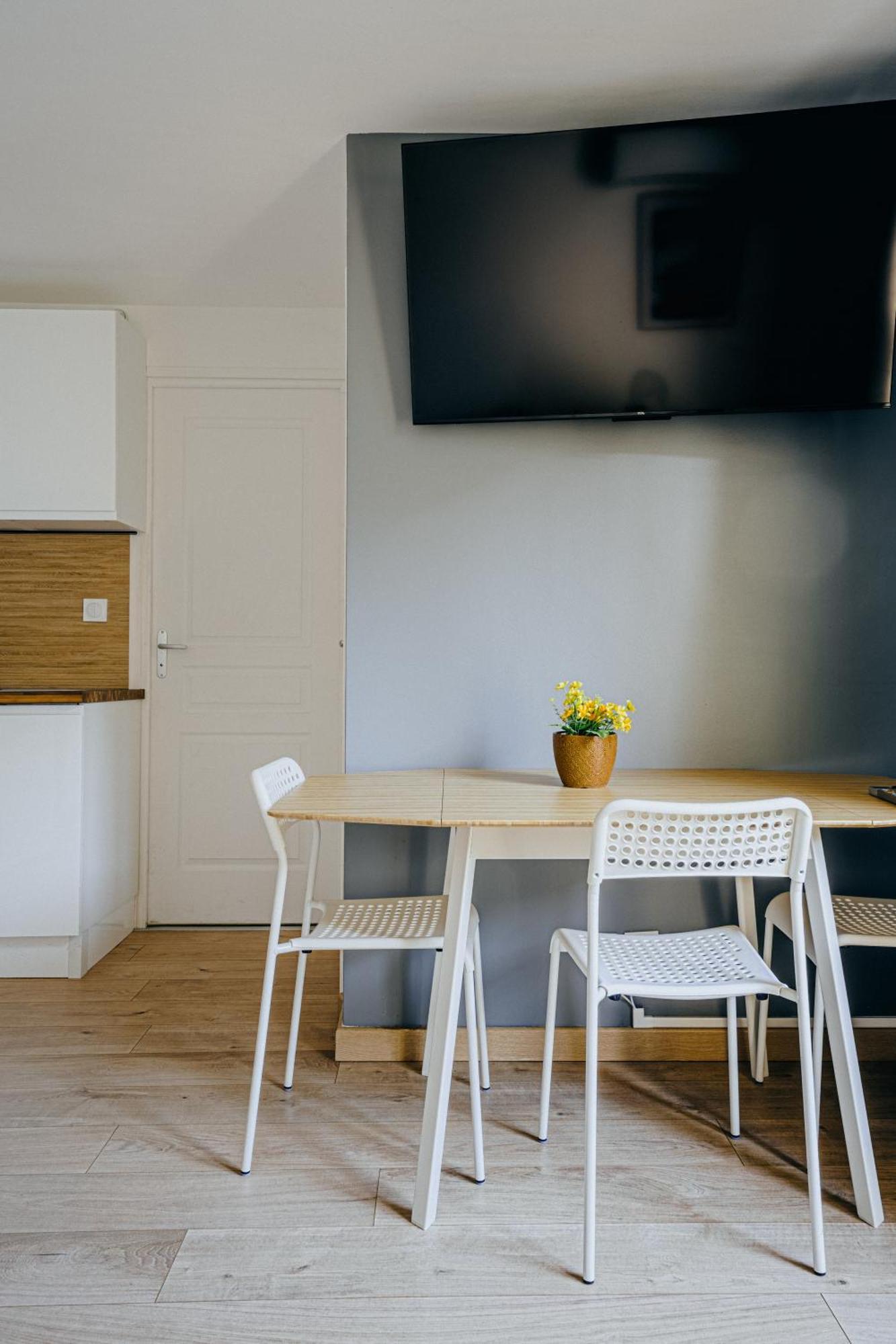 Charmante Maison Avec Jardin Sans Vis-A-Vis Saint-Fons Esterno foto